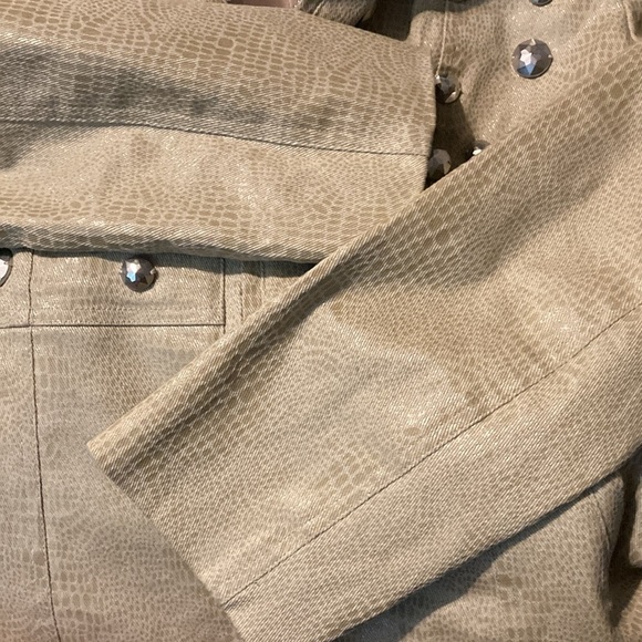 Christine Phillipe gold crop jacket with big sewn on buttons. - Picture 11 of 11